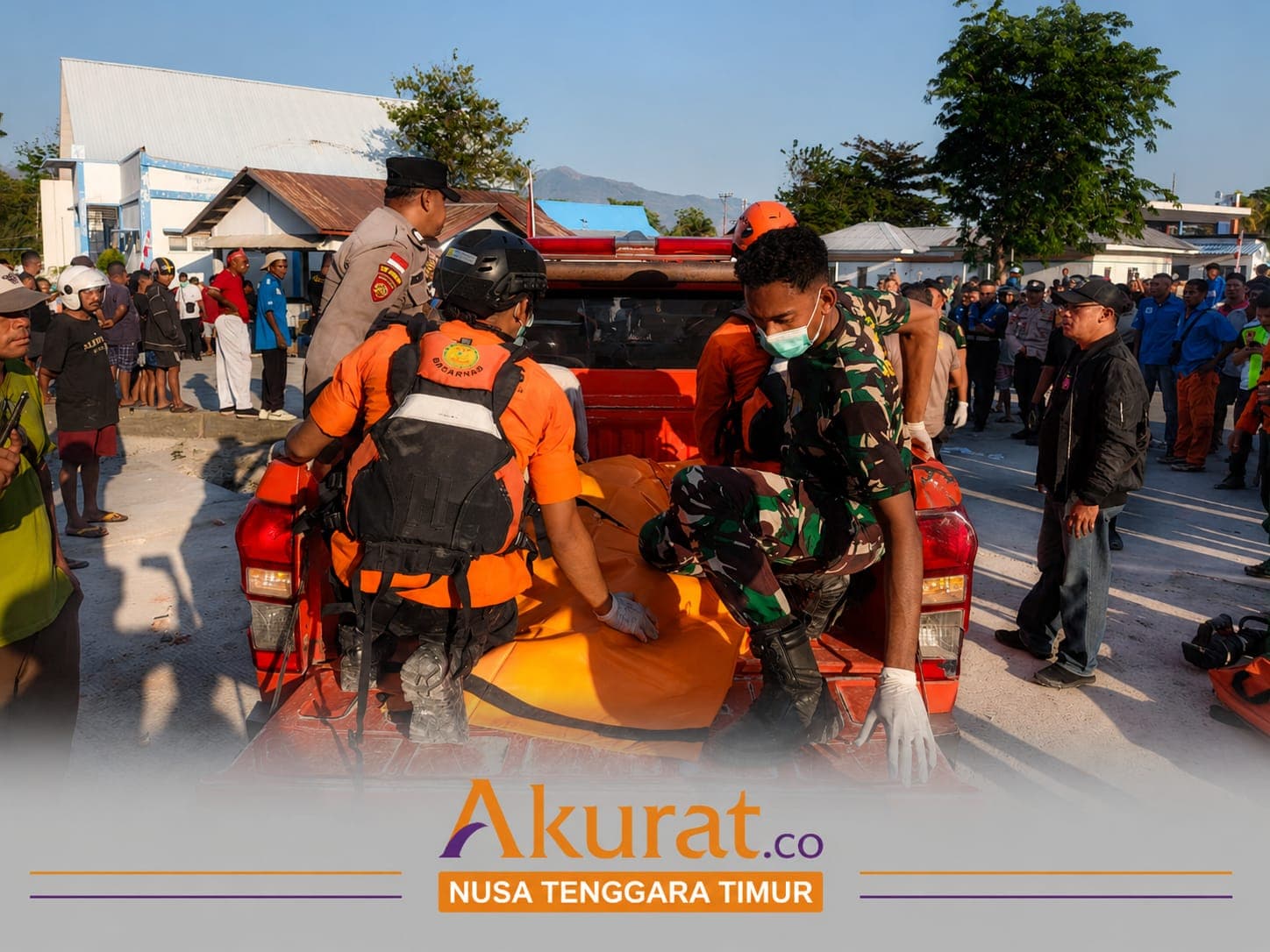 Gempa M7,7 Guncang NTT, TNI Bergerak Bantu Evakuasi Warga